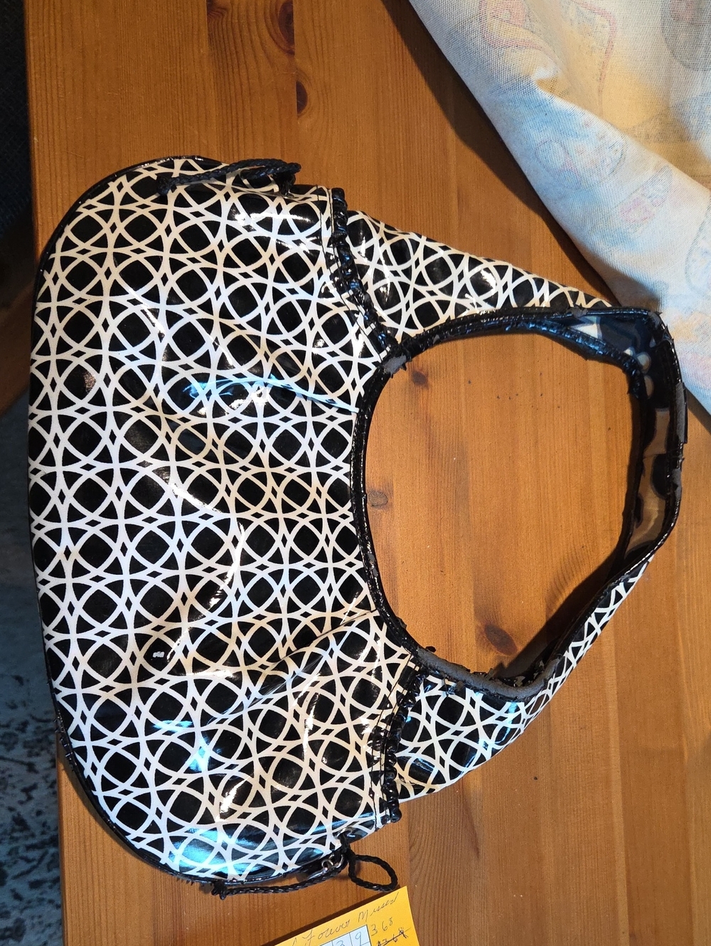 Vera Bradley - Black and White Patterned Women's Shoulder Bag